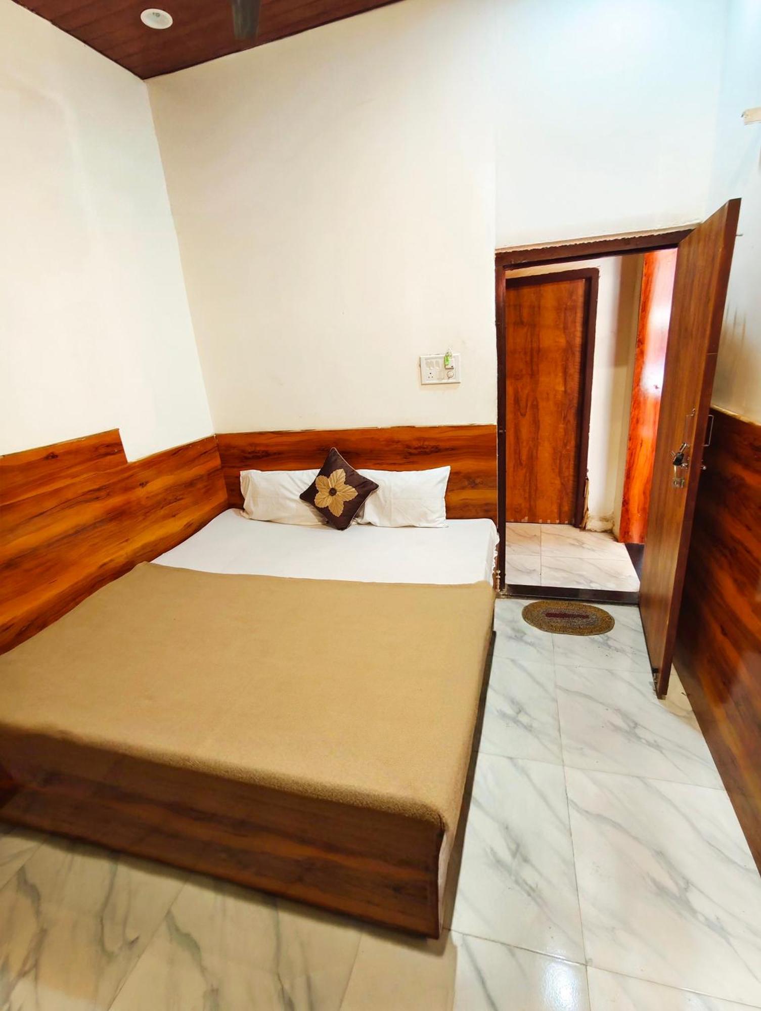 Hotel Om Palace Near Mahakal Mandir اوجاين المظهر الخارجي الصورة