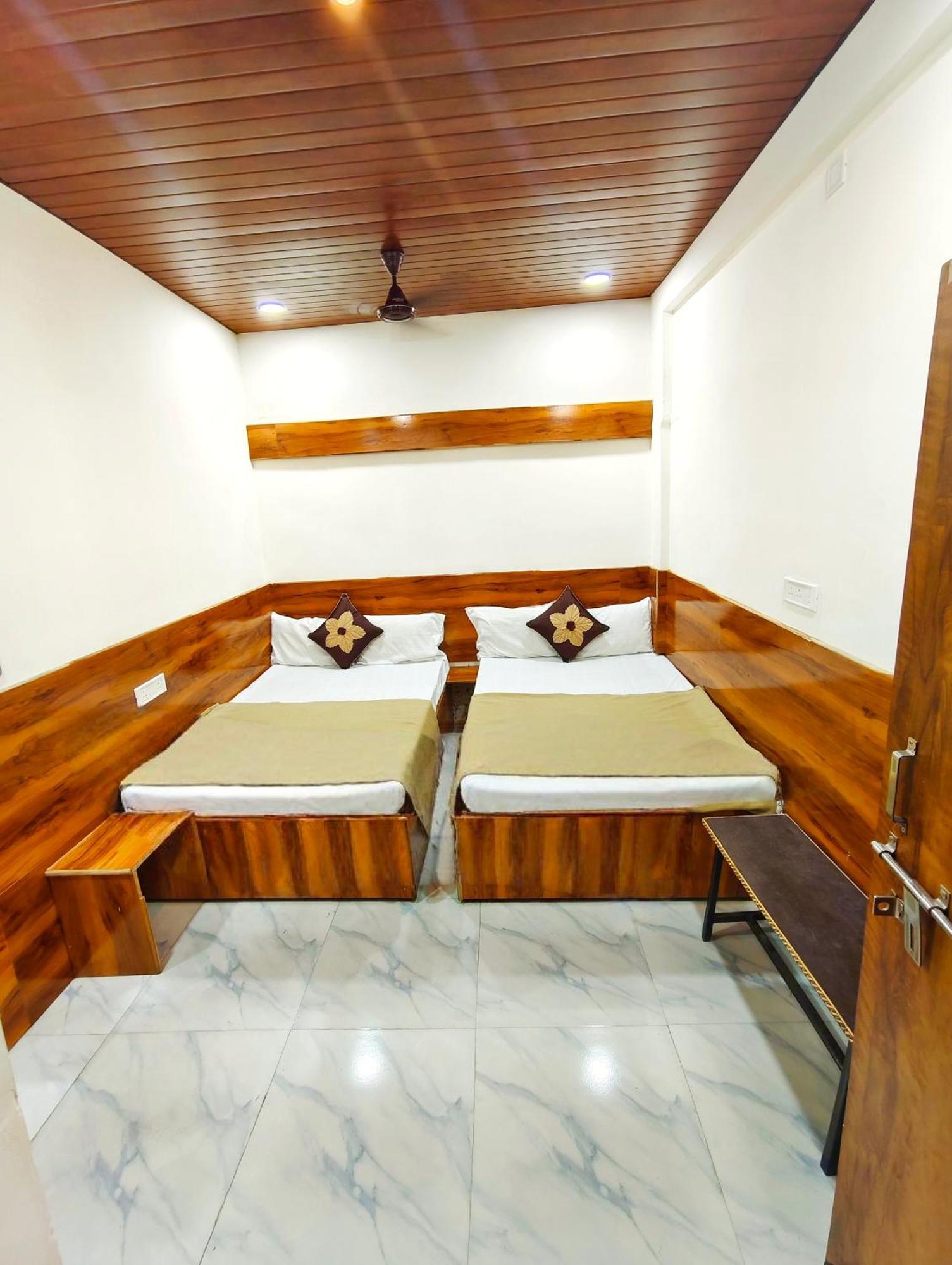 Hotel Om Palace Near Mahakal Mandir اوجاين المظهر الخارجي الصورة
