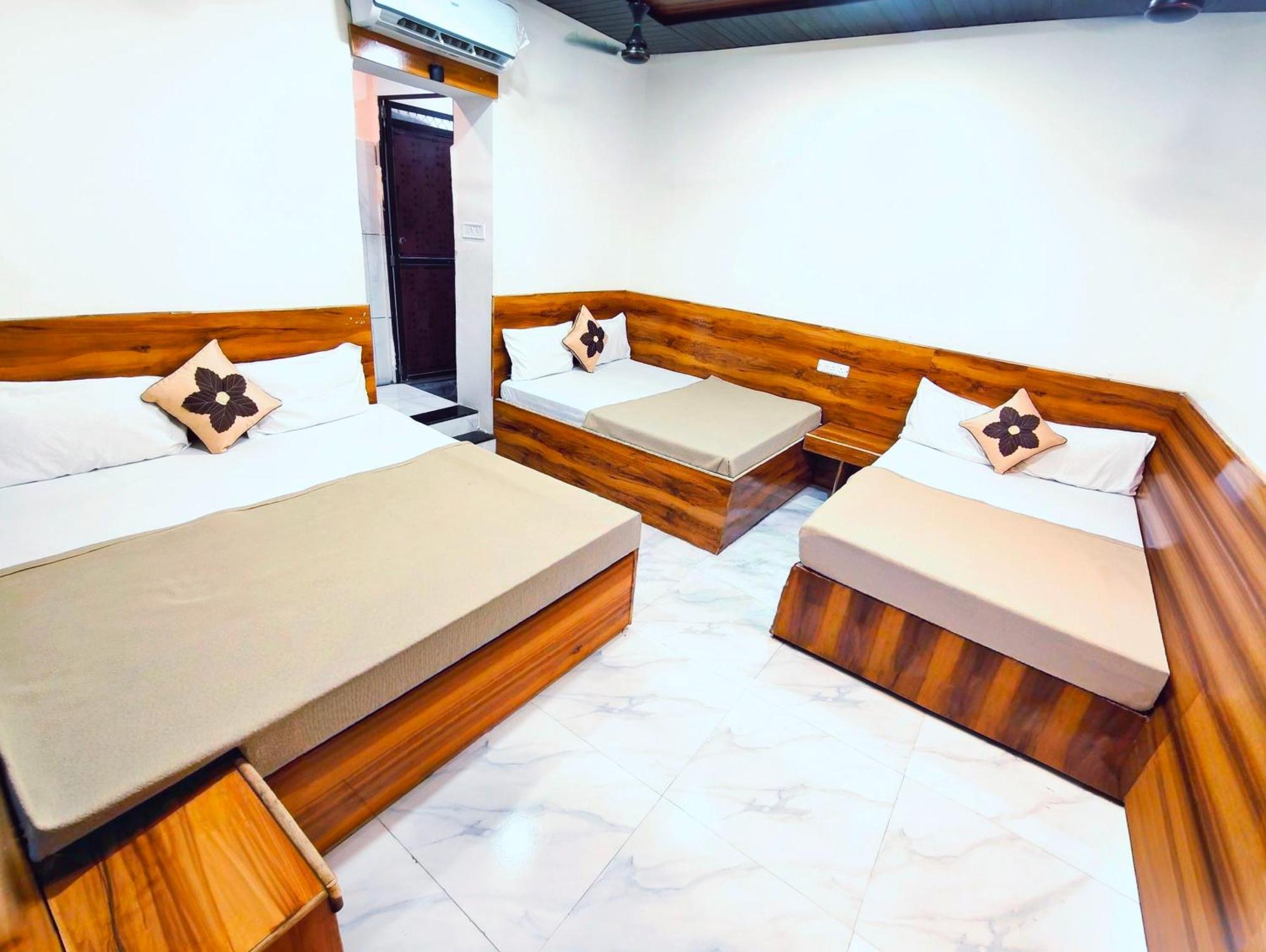 Hotel Om Palace Near Mahakal Mandir اوجاين المظهر الخارجي الصورة